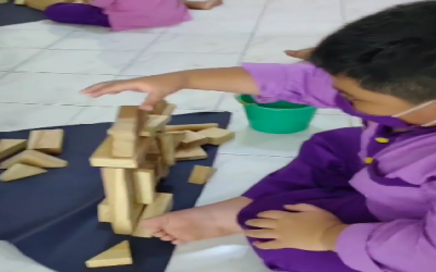Bermain di Sentra Balok